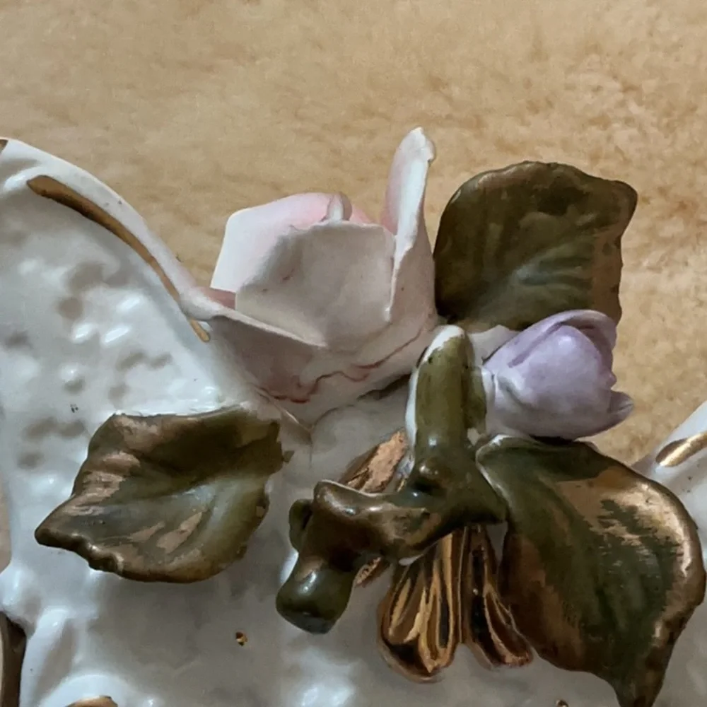 Lipper & Mann Mid-Century Porcelain Basket w/ Flowers & Gold Leaf Accents